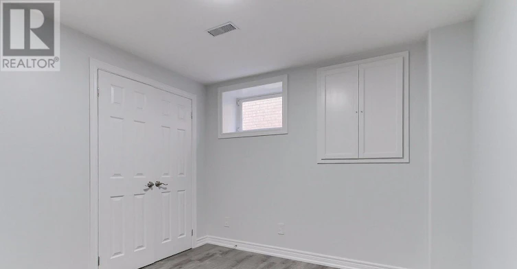 83 Laurendale Avenue, Georgina, ON, L4P 4G3 - 17