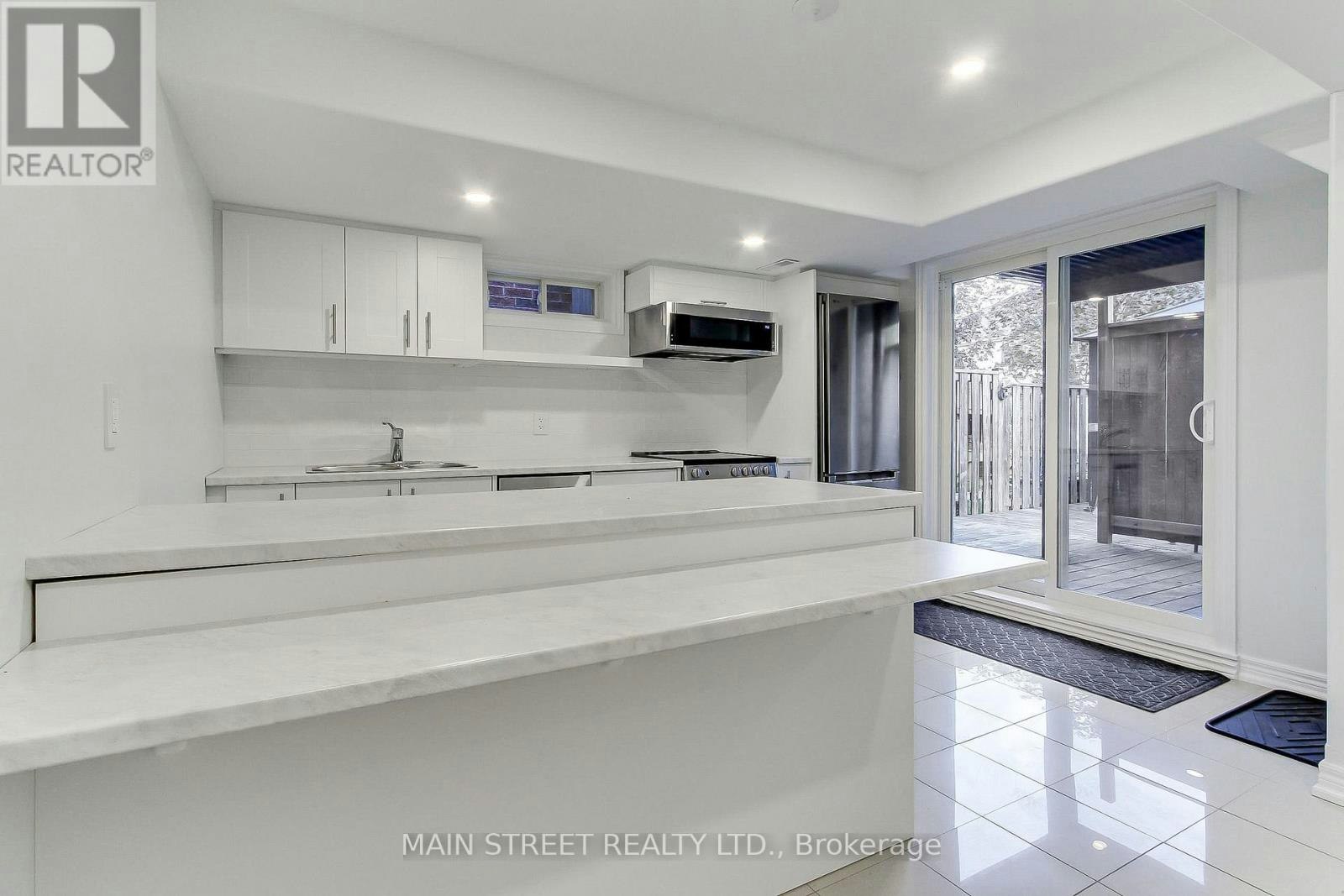 83 Laurendale Avenue, Georgina, ON, L4P 4G3 - 6