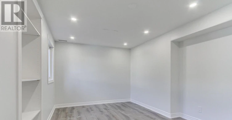 83 Laurendale Avenue, Georgina, ON, L4P 4G3 - 13