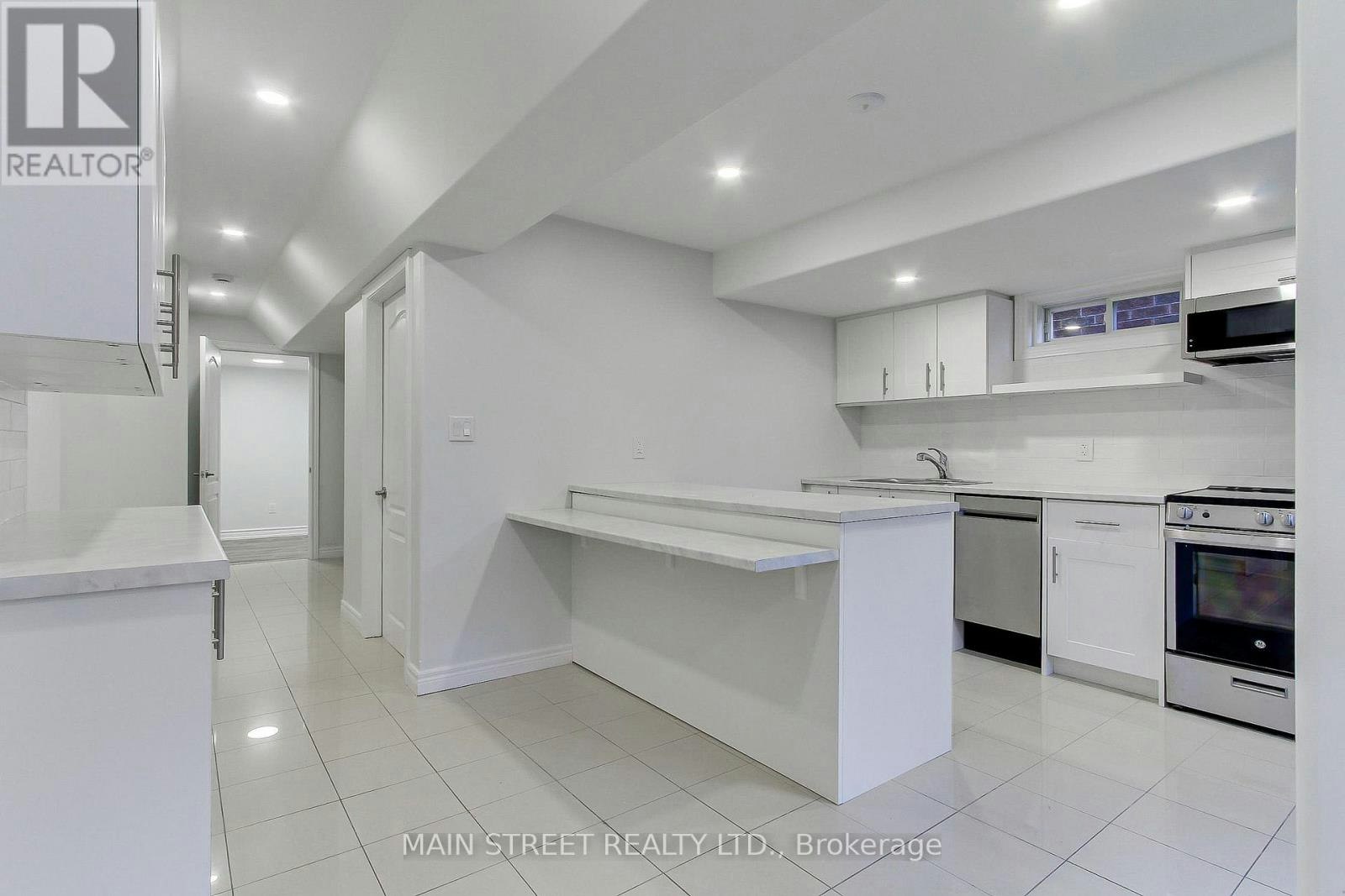 83 Laurendale Avenue, Georgina, ON, L4P 4G3 - 10