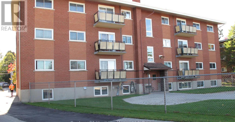 9-16 Brant Avenue, Guelph, ON, N1E 1E7 - 4