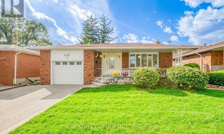 936 Scarborough Golf Clu Road