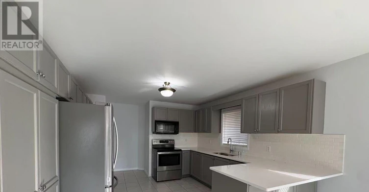38 Delattaye Avenue, Aurora, ON, L4G 7T8 - 4