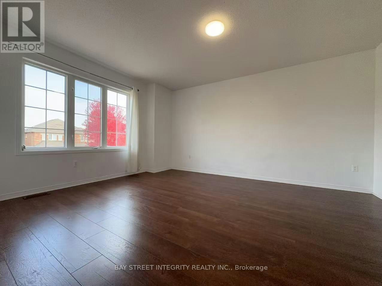 38 Delattaye Avenue, Aurora, ON, L4G 7T8 - 11