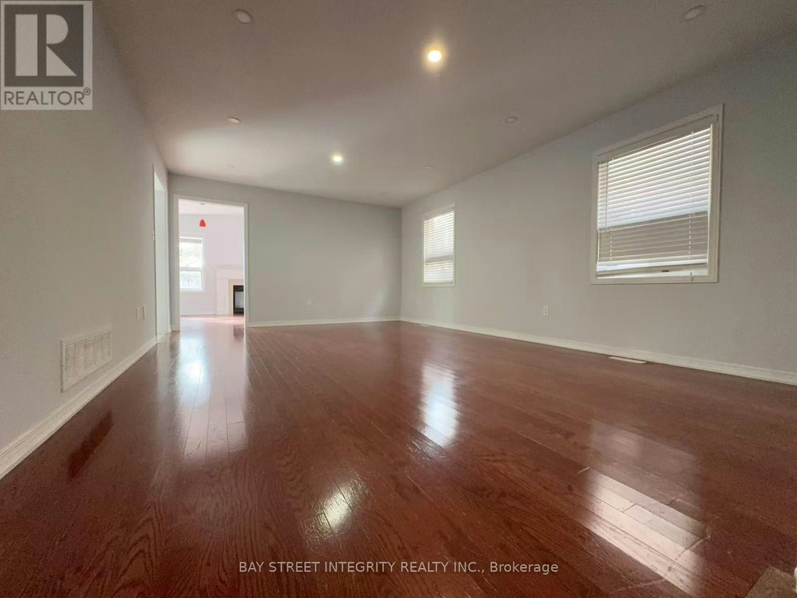 38 Delattaye Avenue, Aurora, ON, L4G 7T8 - 7