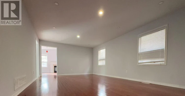 38 Delattaye Avenue, Aurora, ON, L4G 7T8 - 7