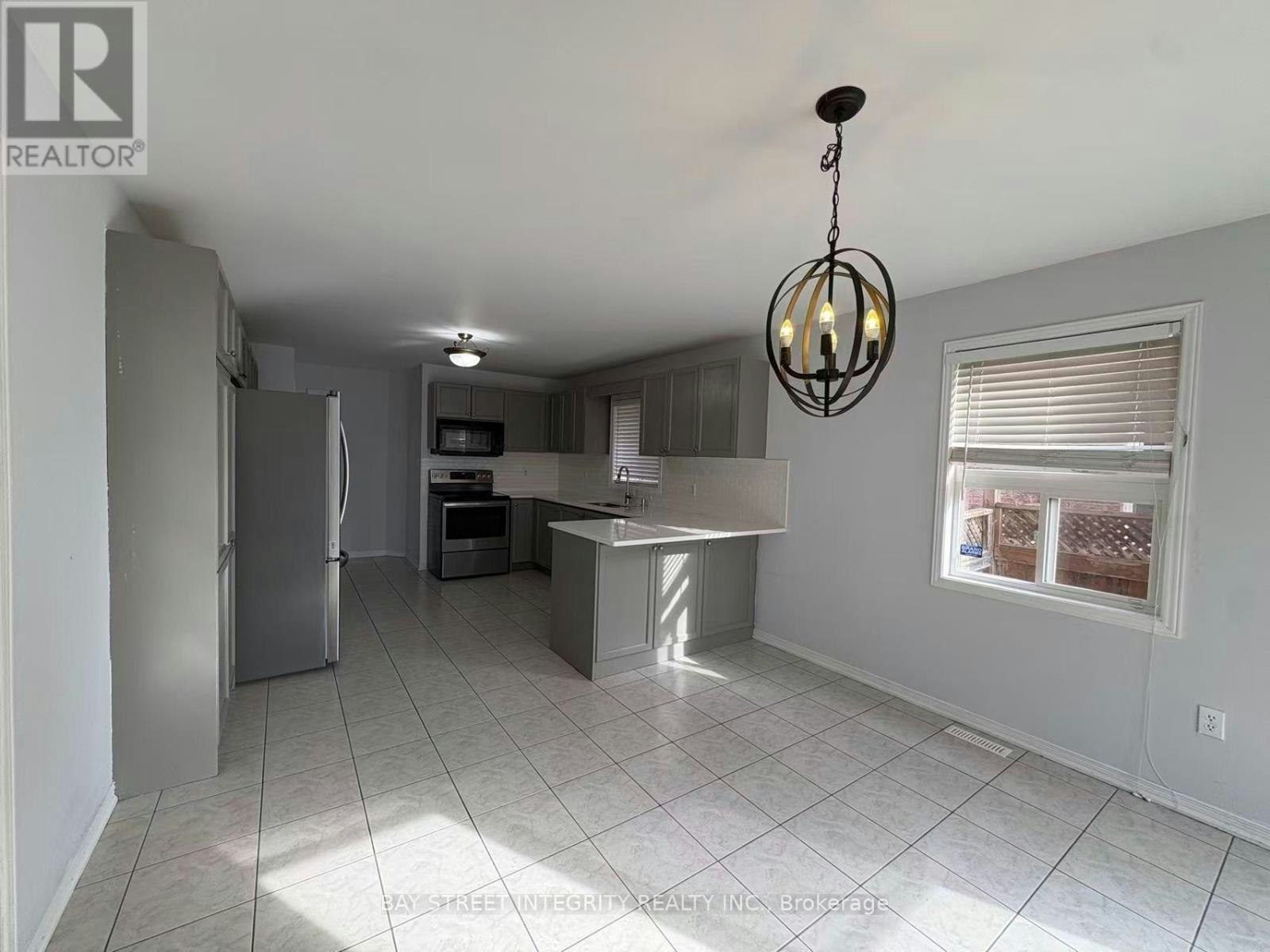 38 Delattaye Avenue, Aurora, ON, L4G 7T8 - 3