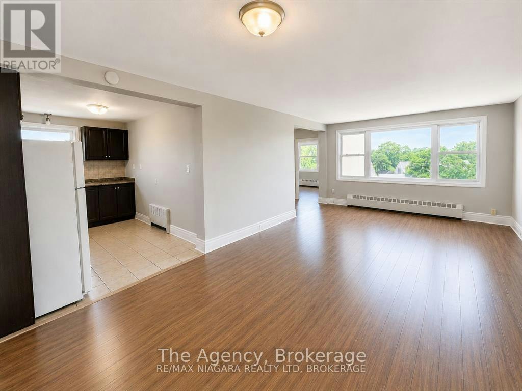 4-139 Westchester Crescent, St. Catharines, ON, L2P 2N8 - 2