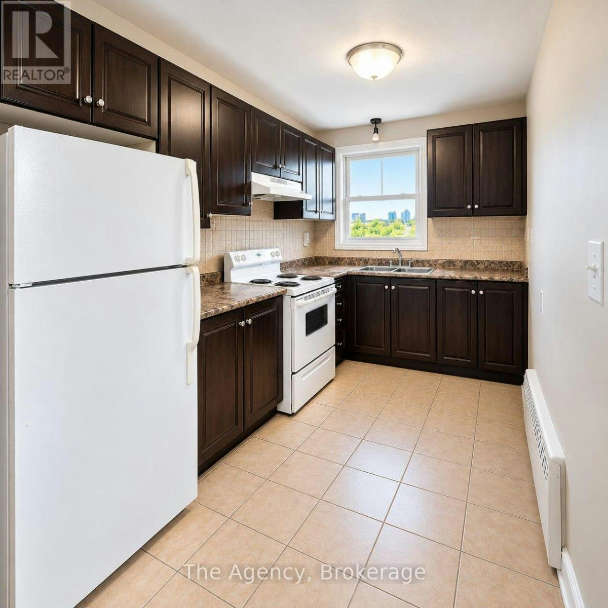 1-139 Westchester Crescent, St. Catharines, ON, L2P 2N8 - 4