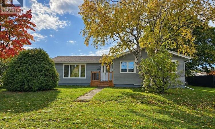 1211 Whelton