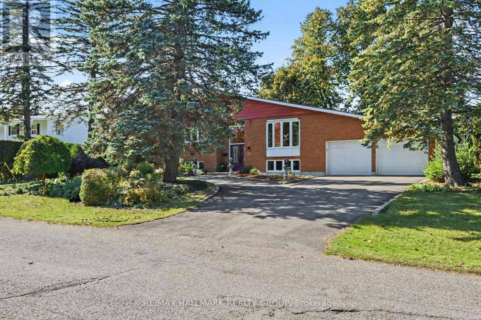26 Whippoorwill Drive, Ottawa, ON, K1J 7J2