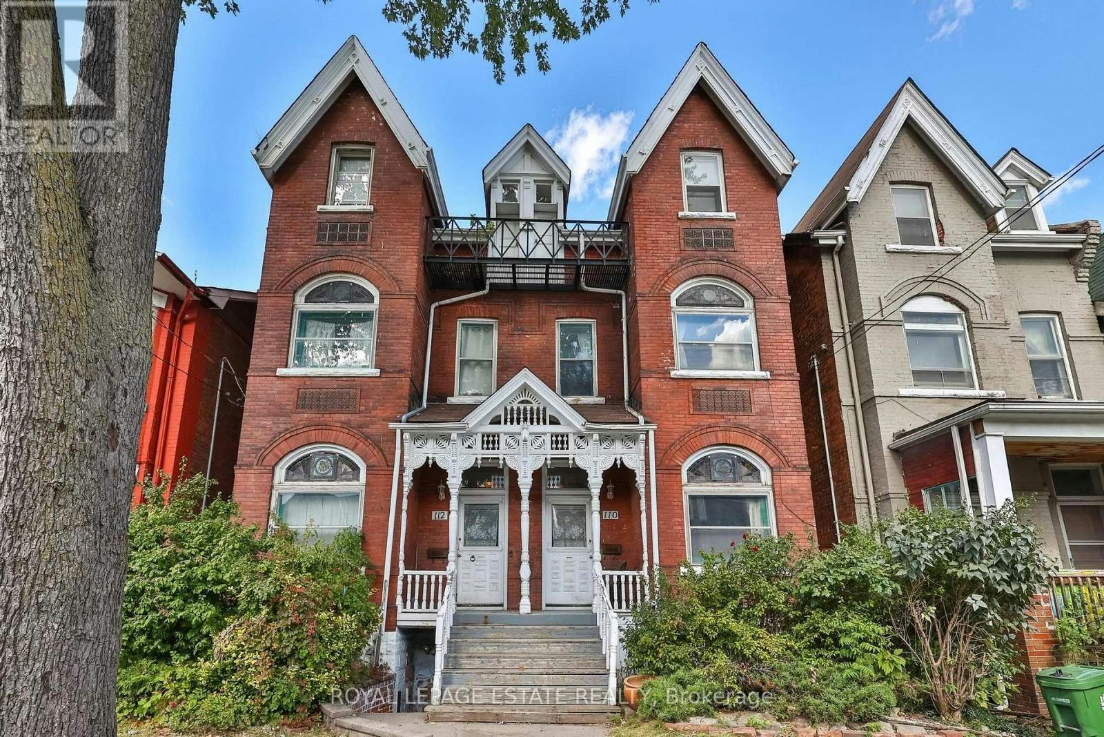 110 Baldwin Street, Toronto, ON, M5T 1L6