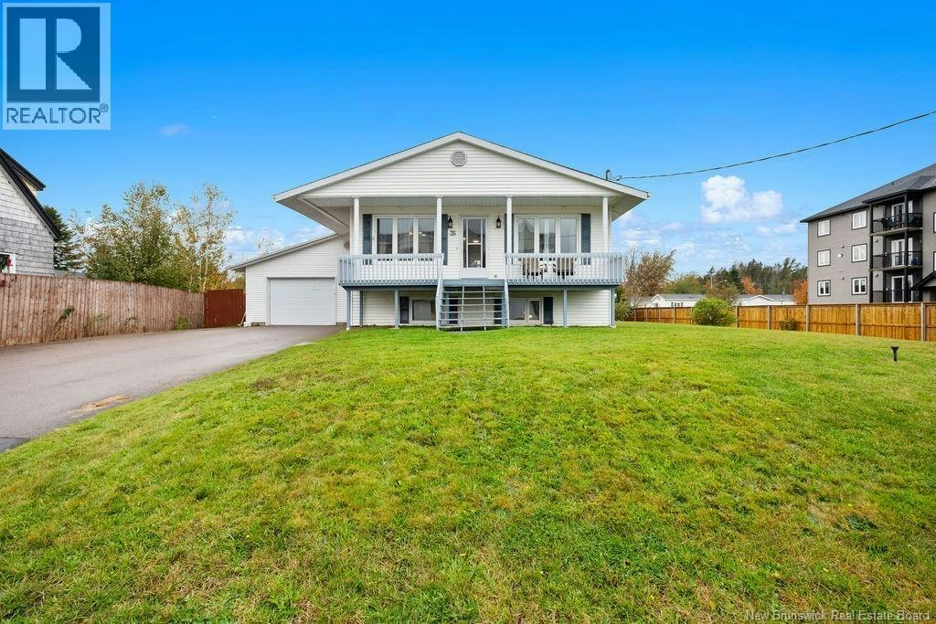 35 Inglis Street, Shediac, NB, E4P 8S9