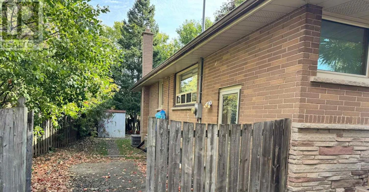 5466 Randolph Crescent, Burlington, ON, L7L 3C5 - 6