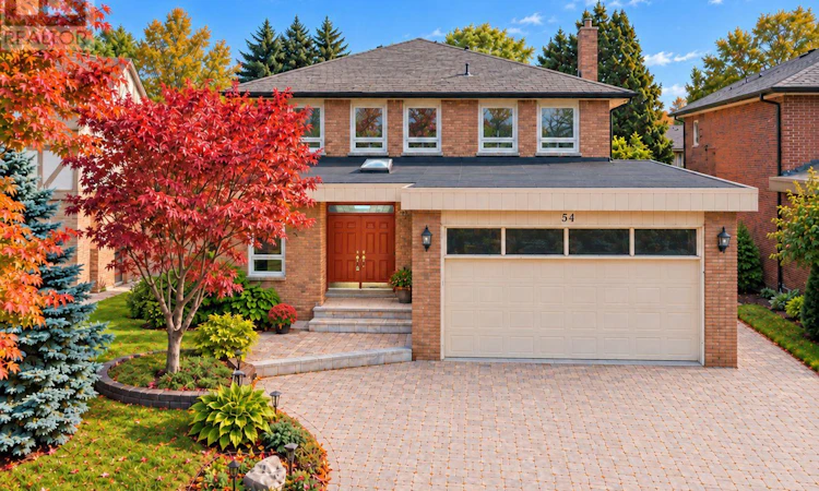 54 Magpie Crescent