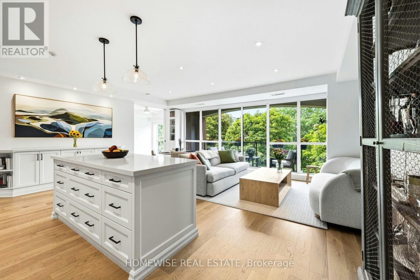 403-11 Soho Street, Toronto, ON, M5T 3L7