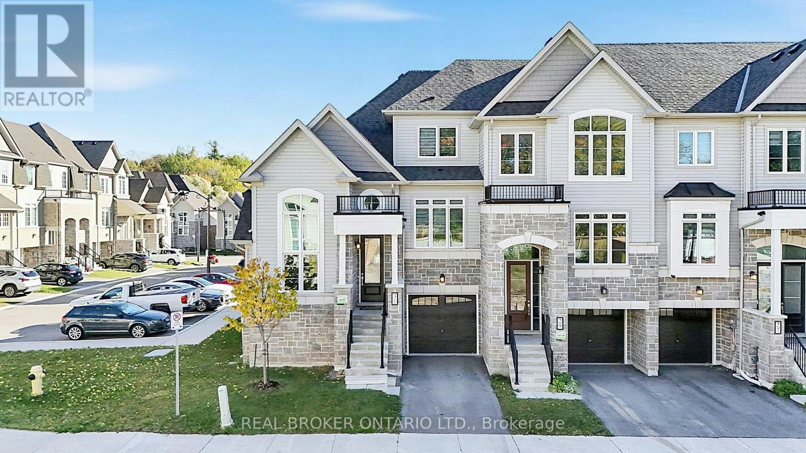 31 Lyall Stokes Circle, East Gwillimbury, ON, L0G 1M0