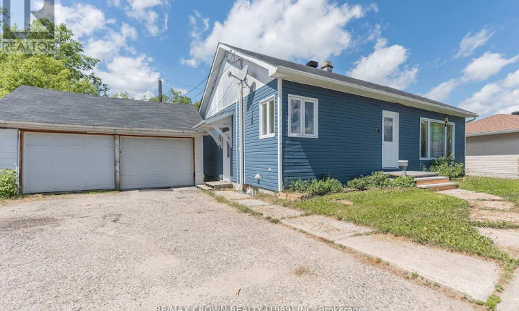 30 Pine Crescent