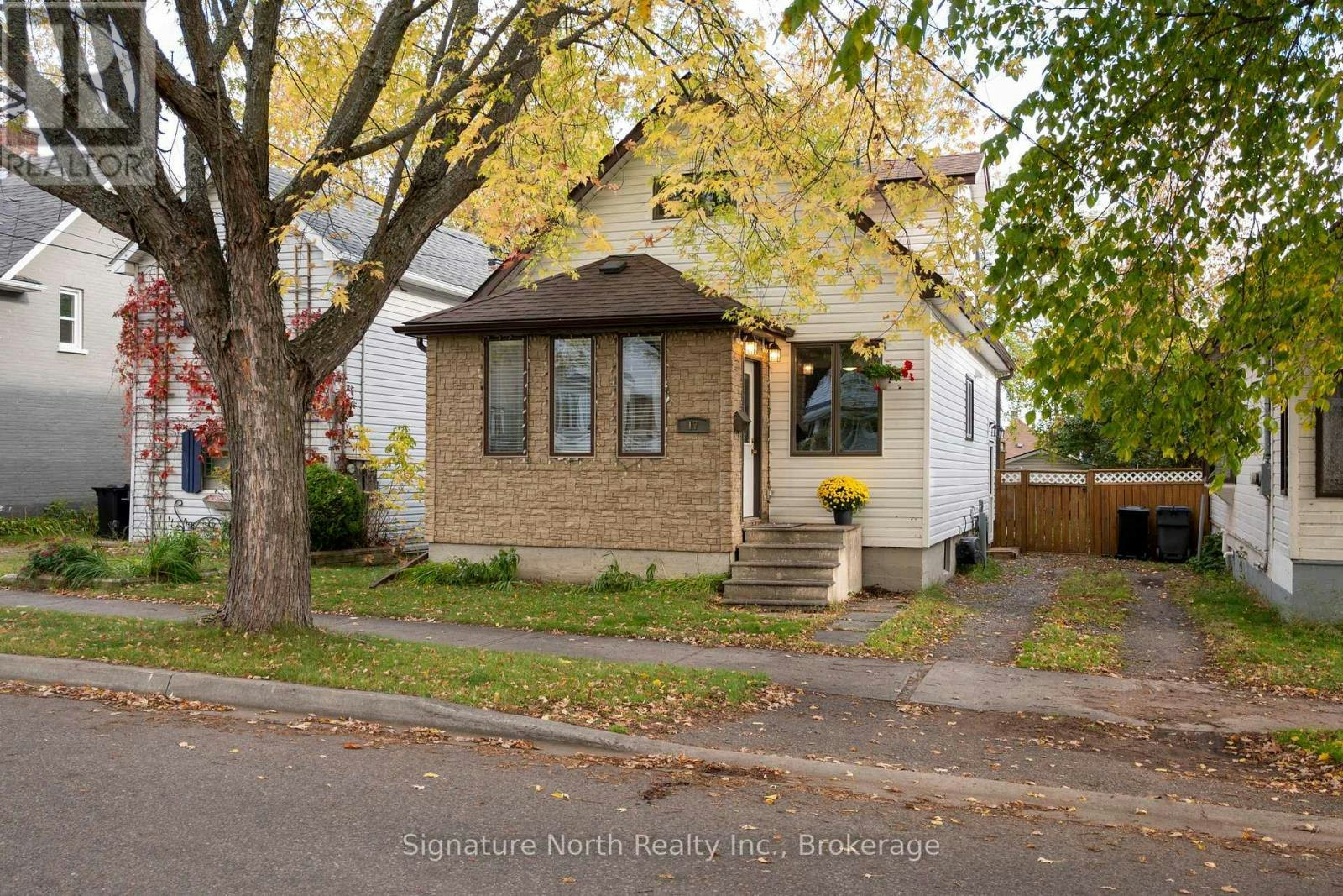 17 Ontario Street W, Thunder Bay, ON, P7B 3E8