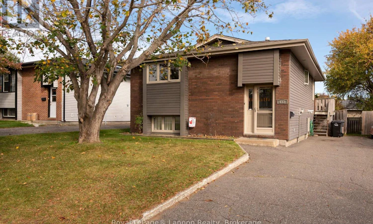 612 Lanark Crescent