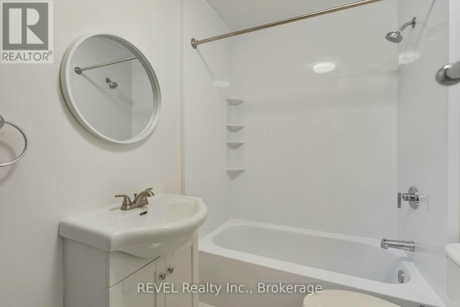 23 Plymonth Road, Welland, ON, L3B 3C4 - 11