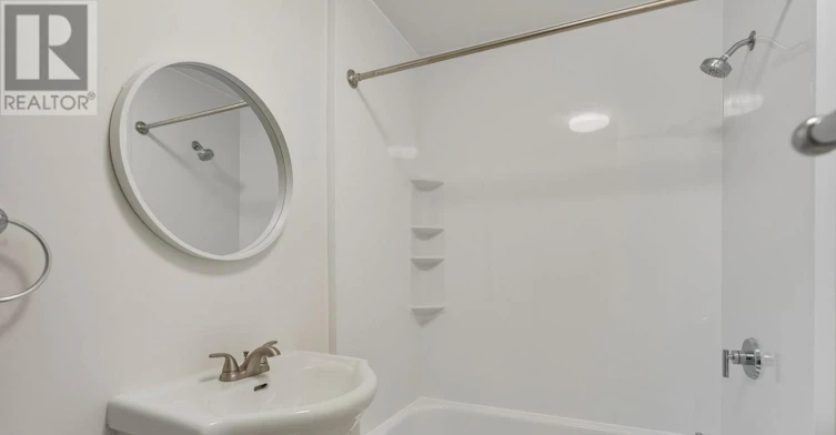23 Plymonth Road, Welland, ON, L3B 3C4 - 11