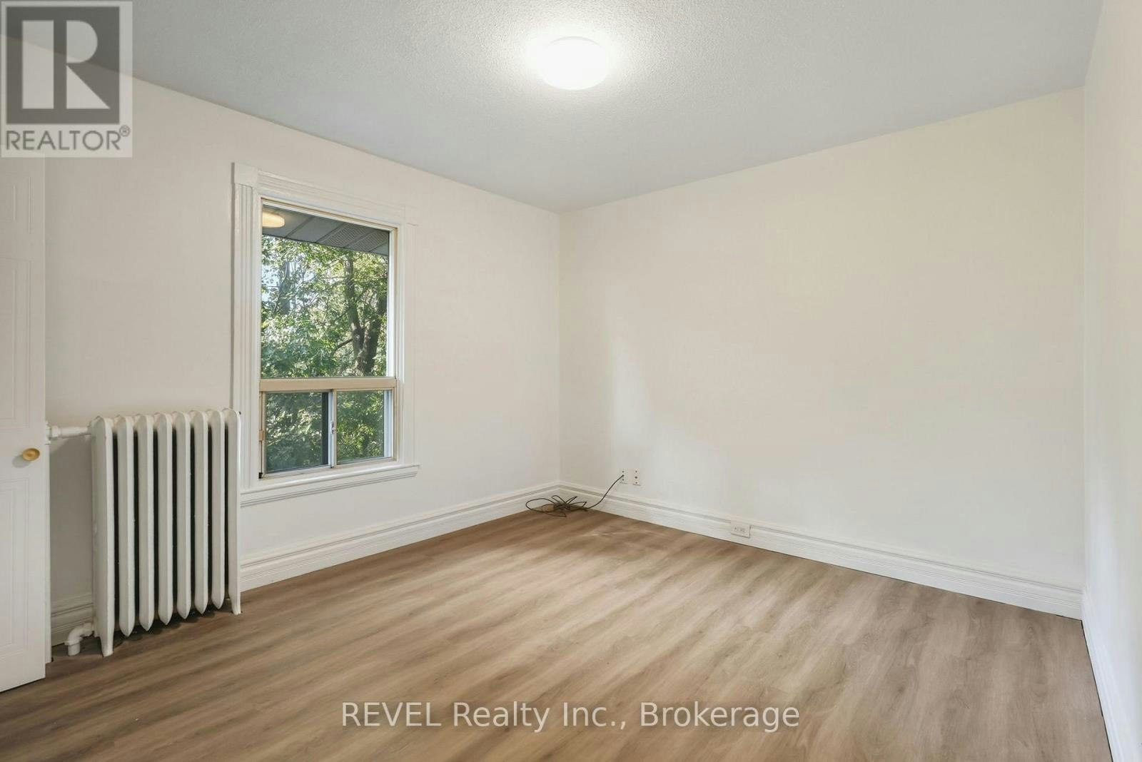 23 Plymonth Road, Welland, ON, L3B 3C4 - 6