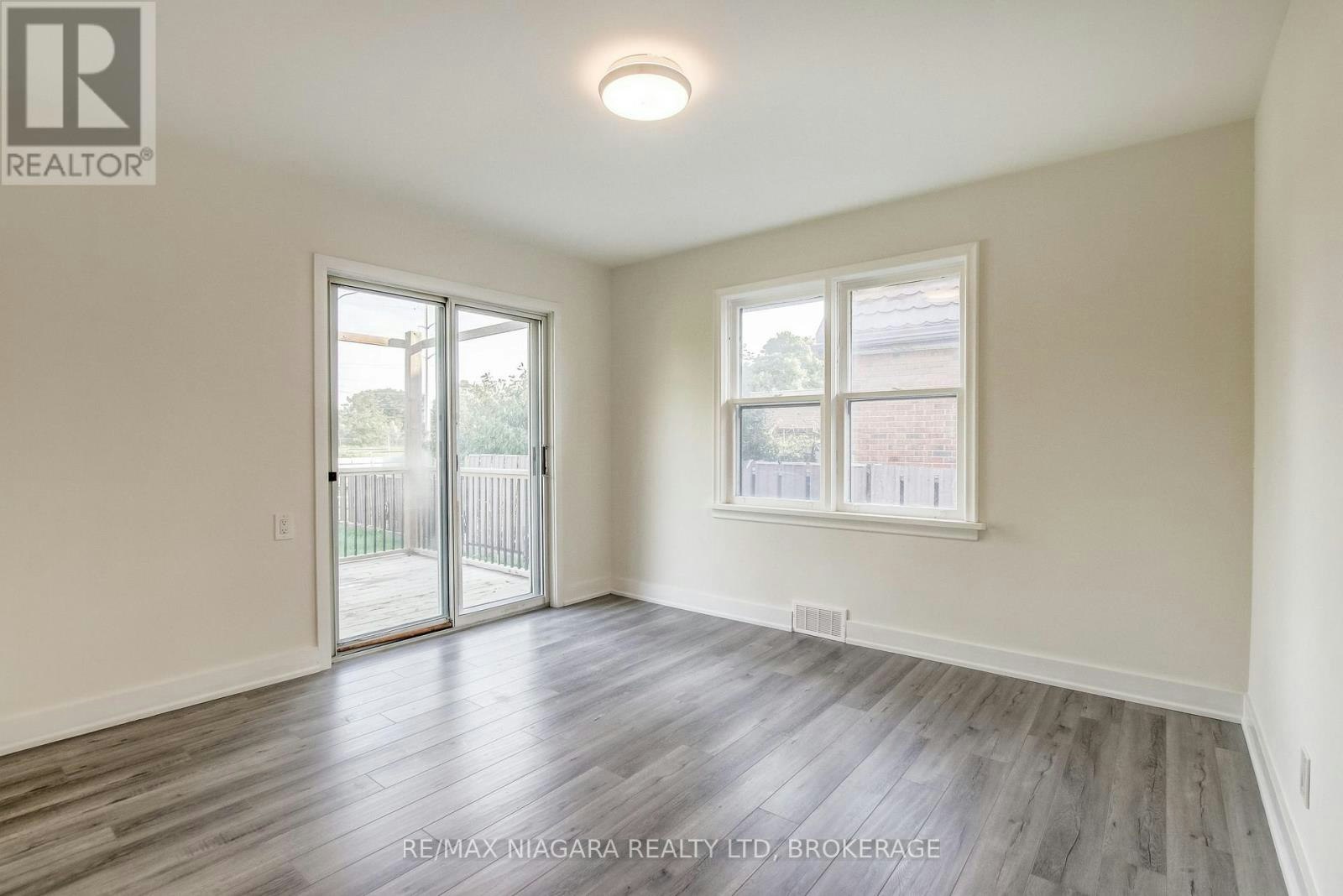 MAIN LEVEL-6801 Dunn Street, Niagara Falls, ON, L2G 2R3 - 6