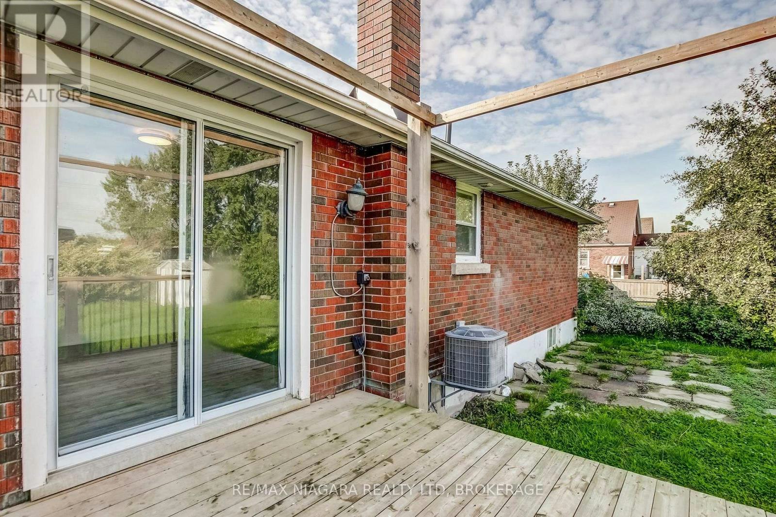 MAIN LEVEL-6801 Dunn Street, Niagara Falls, ON, L2G 2R3 - 8