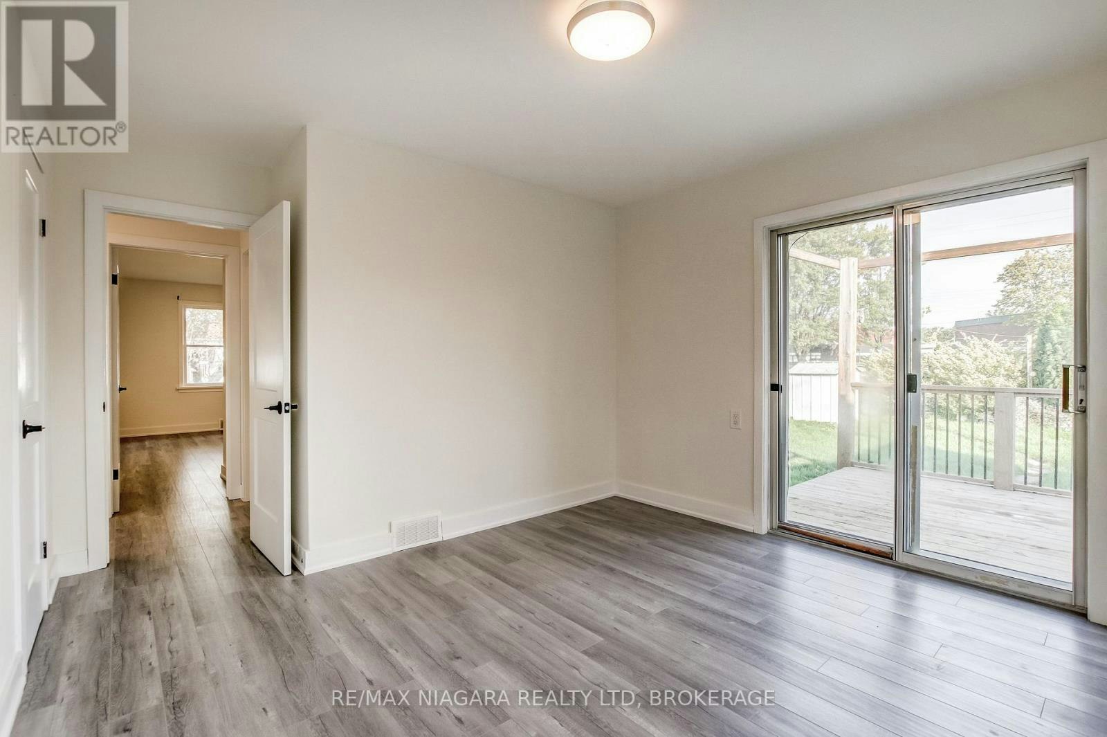 MAIN LEVEL-6801 Dunn Street, Niagara Falls, ON, L2G 2R3 - 7