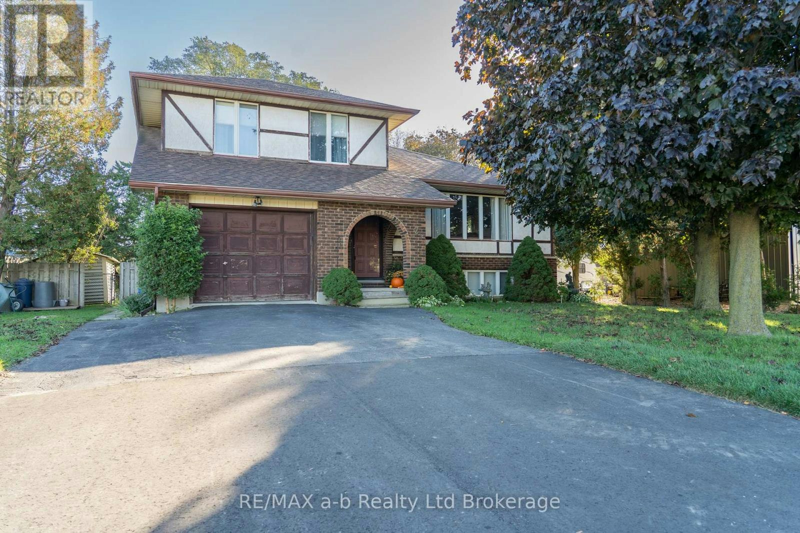 2 Cranberry Road, Tillsonburg, ON, N4G 4Y9