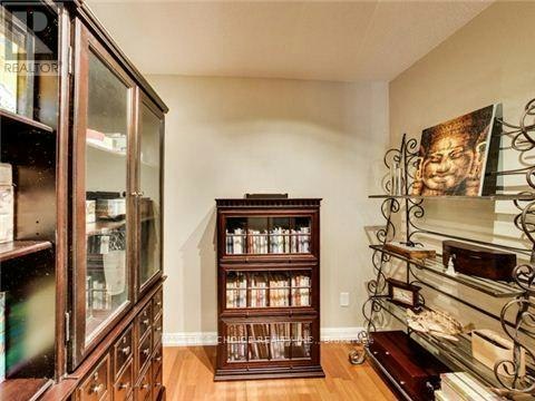 1001-111 Elizabeth Street, Toronto, ON, M5G 1P7 - 11