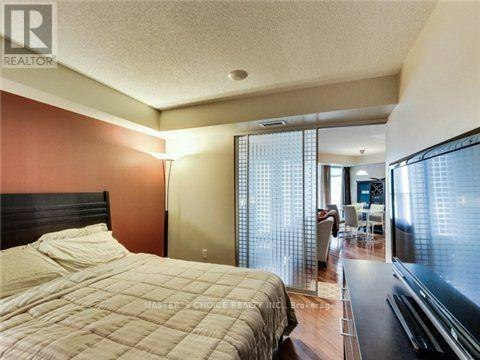 1001-111 Elizabeth Street, Toronto, ON, M5G 1P7 - 10