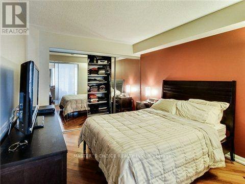 1001-111 Elizabeth Street, Toronto, ON, M5G 1P7 - 9