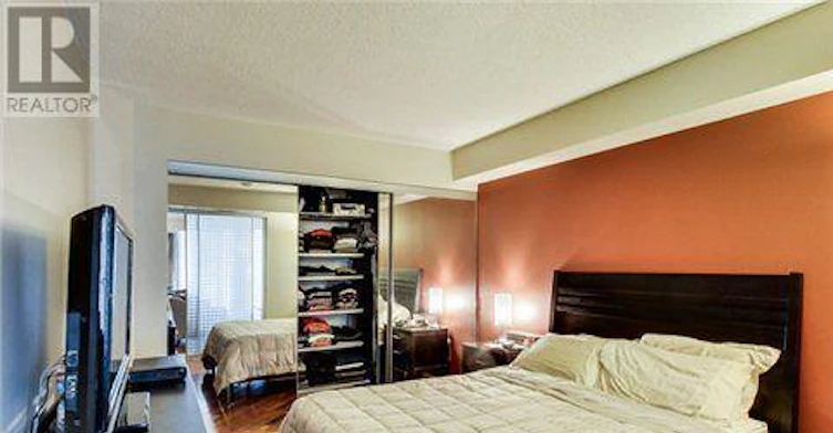 1001-111 Elizabeth Street, Toronto, ON, M5G 1P7 - 9