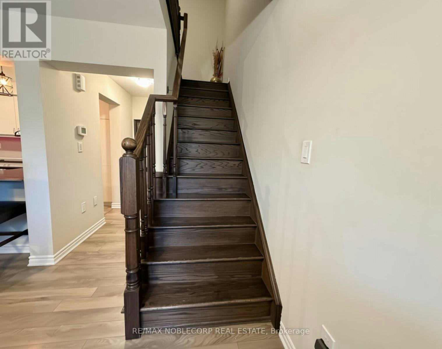 15 Minlow Way, Aurora, ON, L4G 0Y2 - 14