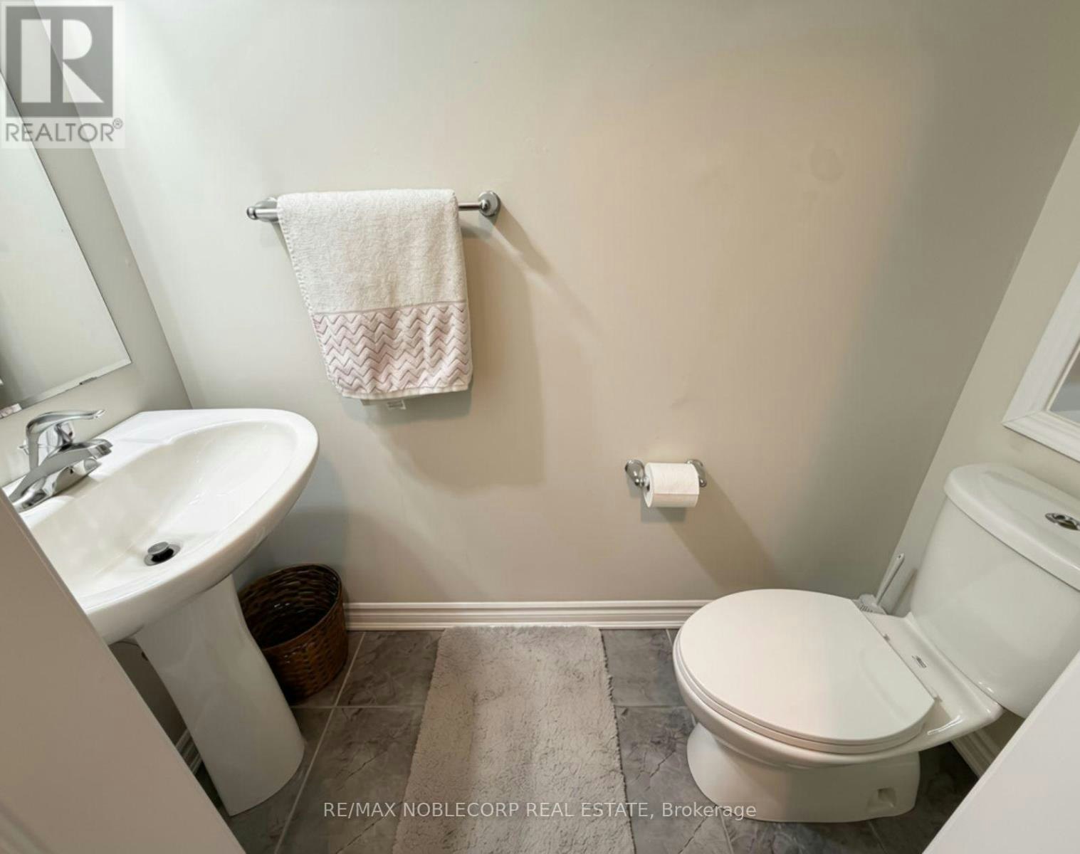 15 Minlow Way, Aurora, ON, L4G 0Y2 - 4