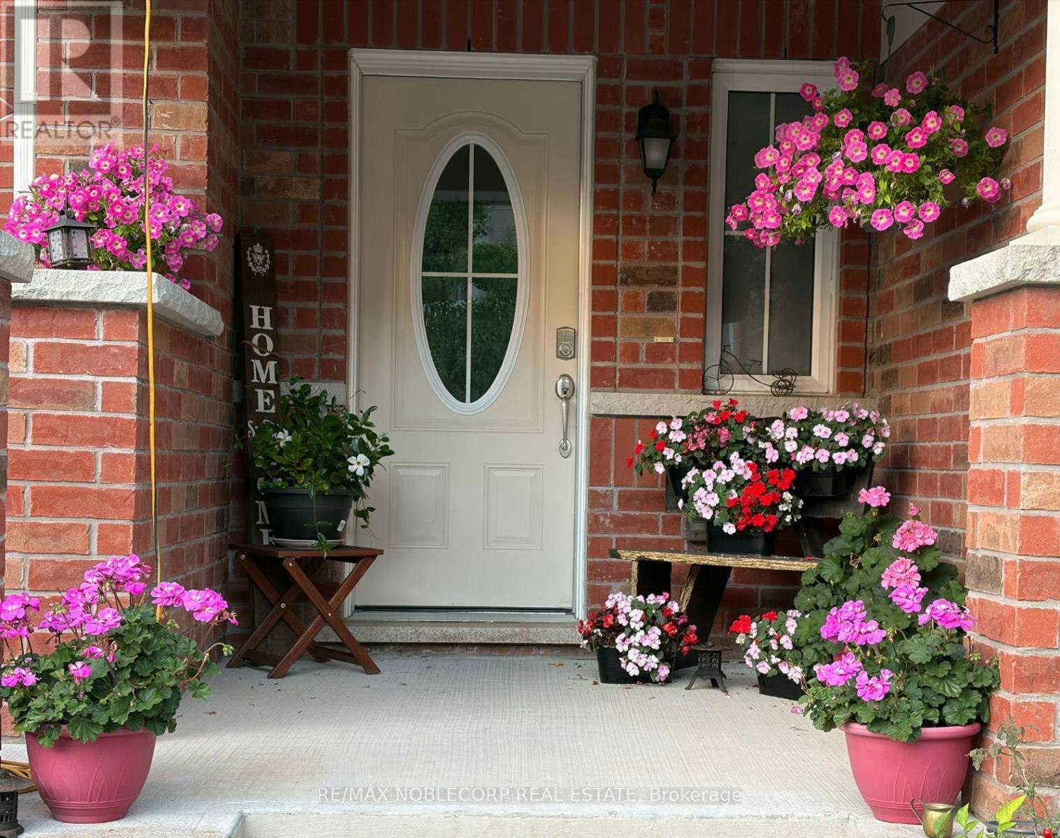 15 Minlow Way, Aurora, ON, L4G 0Y2 - 2