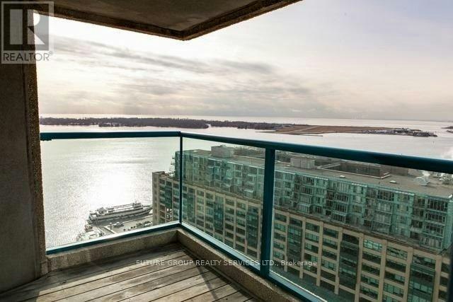 2409-77 Harbour Square, Toronto, ON, M5J 2S2