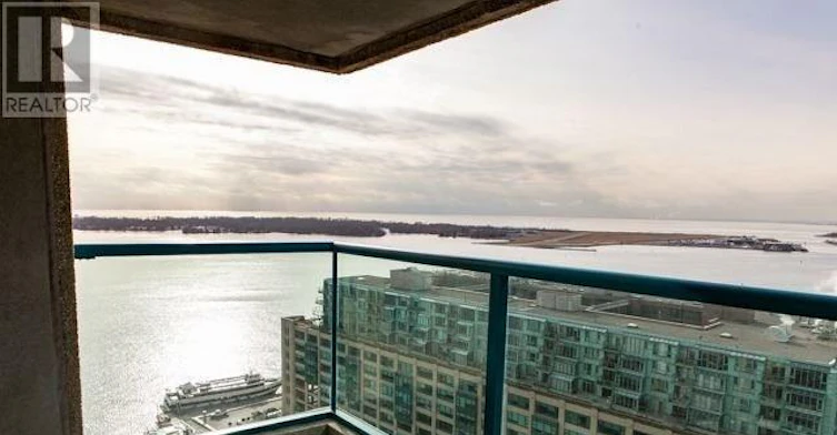 2409-77 Harbour Square, Toronto, ON, M5J 2S2