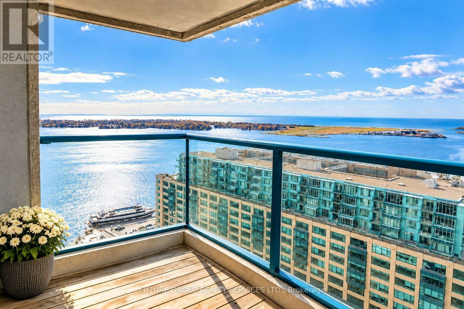 2409-77 Harbour Square, Toronto, ON, M5J 2S2