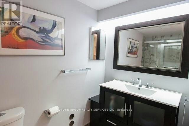2409-77 Harbour Square, Toronto, ON, M5J 2S2 - 8
