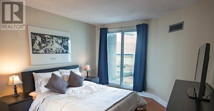 2409-77 Harbour Square, Toronto, ON, M5J 2S2 - 10