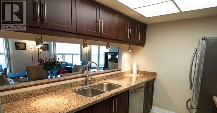 2409-77 Harbour Square, Toronto, ON, M5J 2S2 - 6