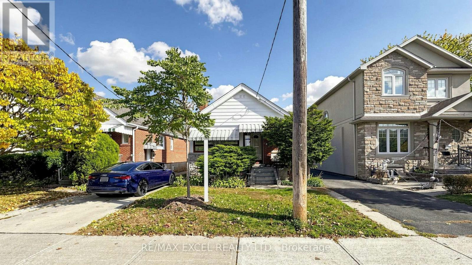 11 Hutton Avenue, Toronto, ON, M4C 3L2