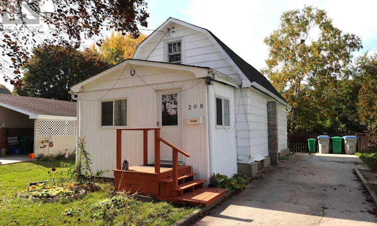 208 Hincks Street