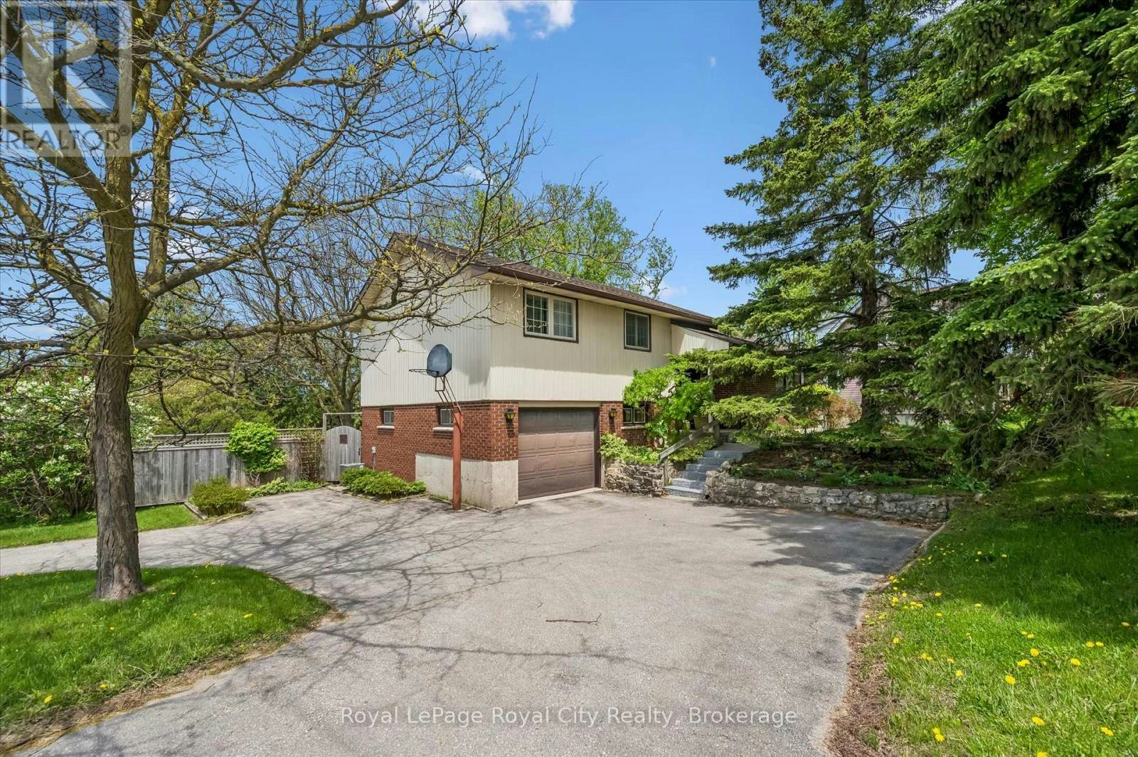16 Water Street W, Centre Wellington, ON, N0B 1S0