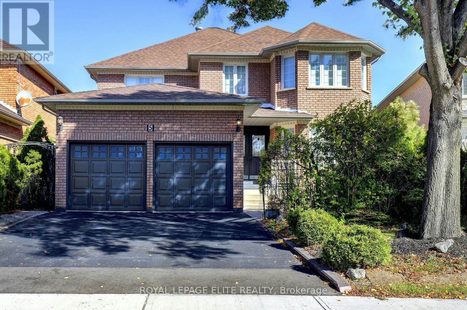 5 Pinecone Way E, Brampton, ON, L6R 1N5