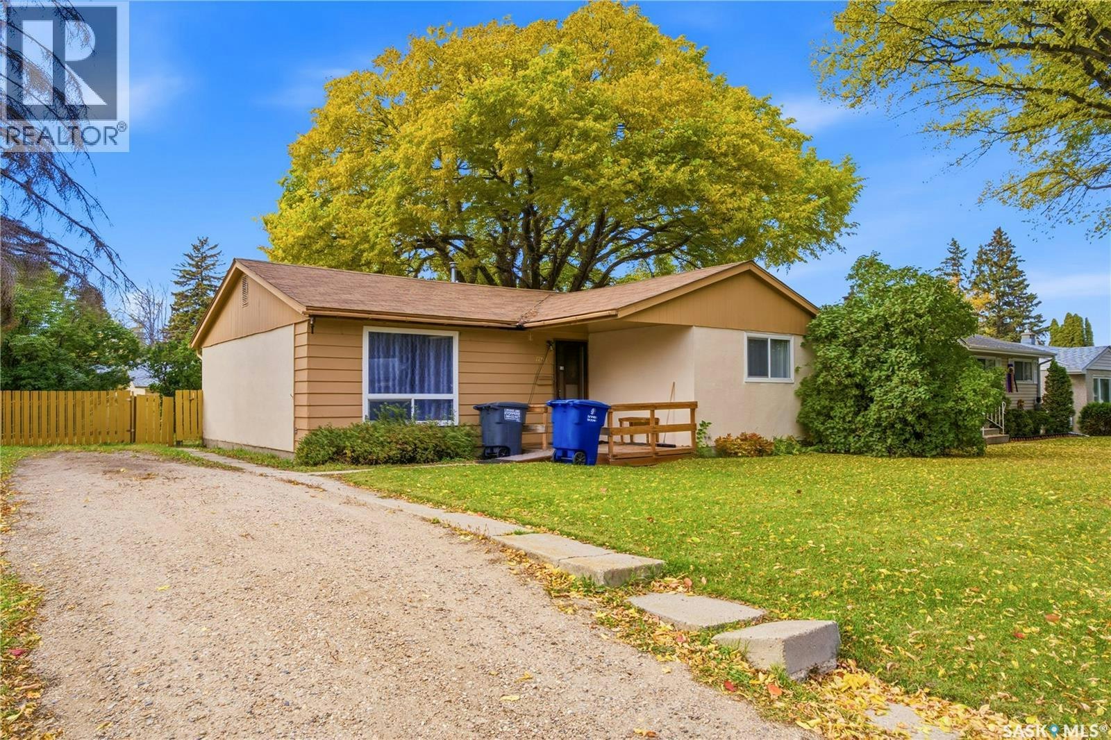 701 Y Avenue N, Saskatoon, SK, S7L 3L3