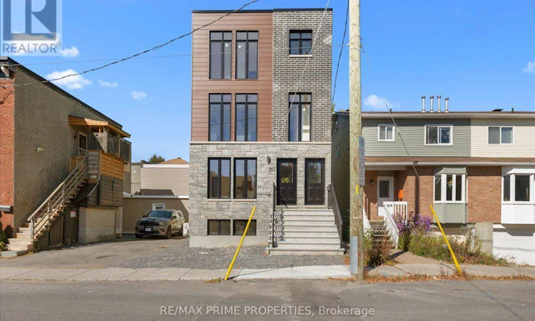 207 Carillon Street